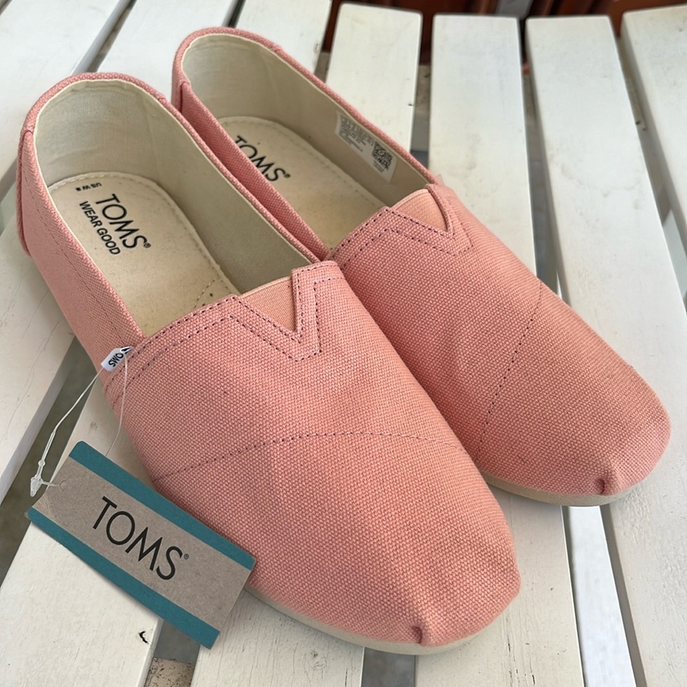 NWT TOMS LIGHT PINK SZ 8